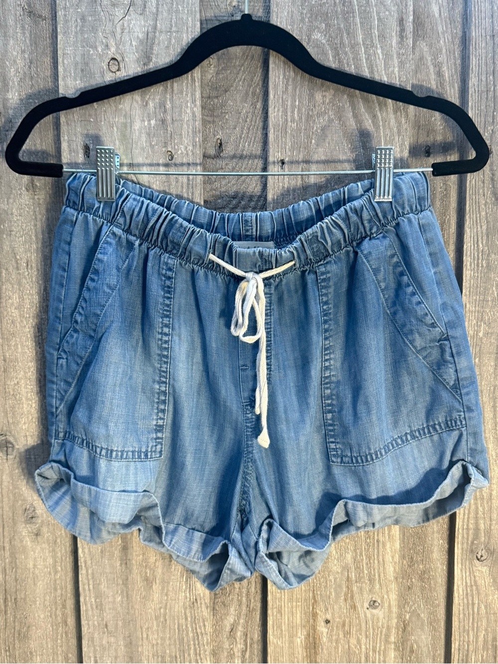 Bella Dahl Tencel Pull On Chambray Shorts Medium